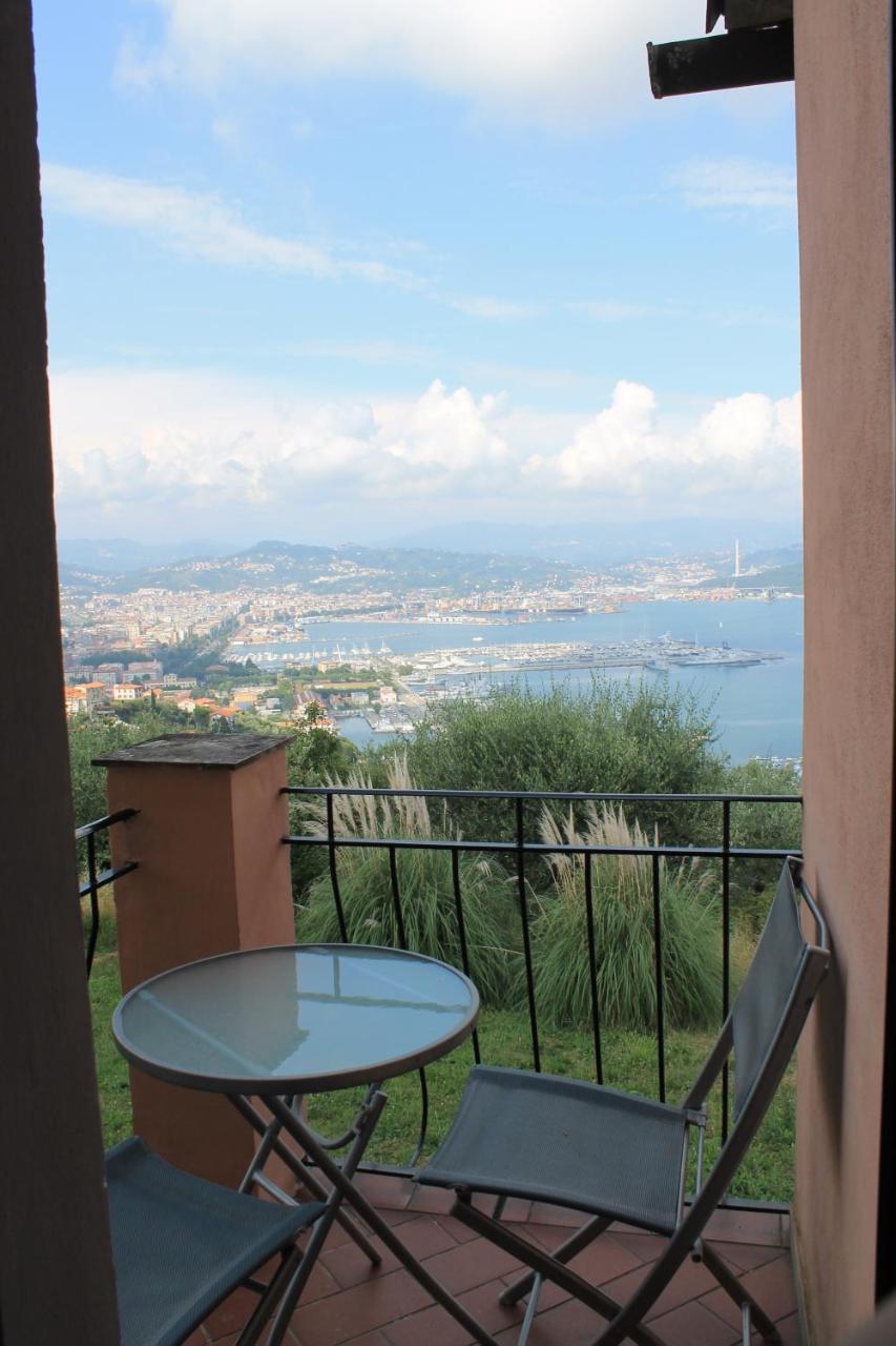 Agriturismo Terrazza Sul Golfo - Il Casale Villa La Spezia Bagian luar foto